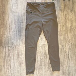 Under Armour Gray Activewear Leggings Size L